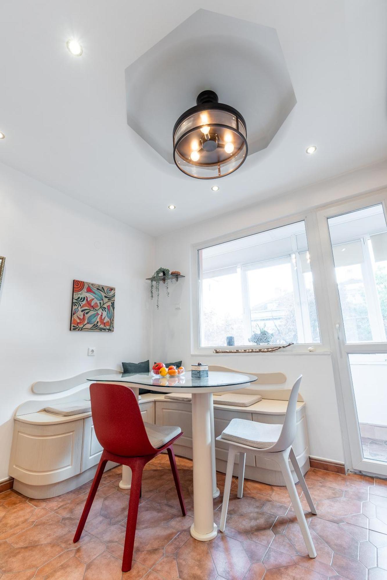 Spacious 3-br Retreat Apartament Sofia