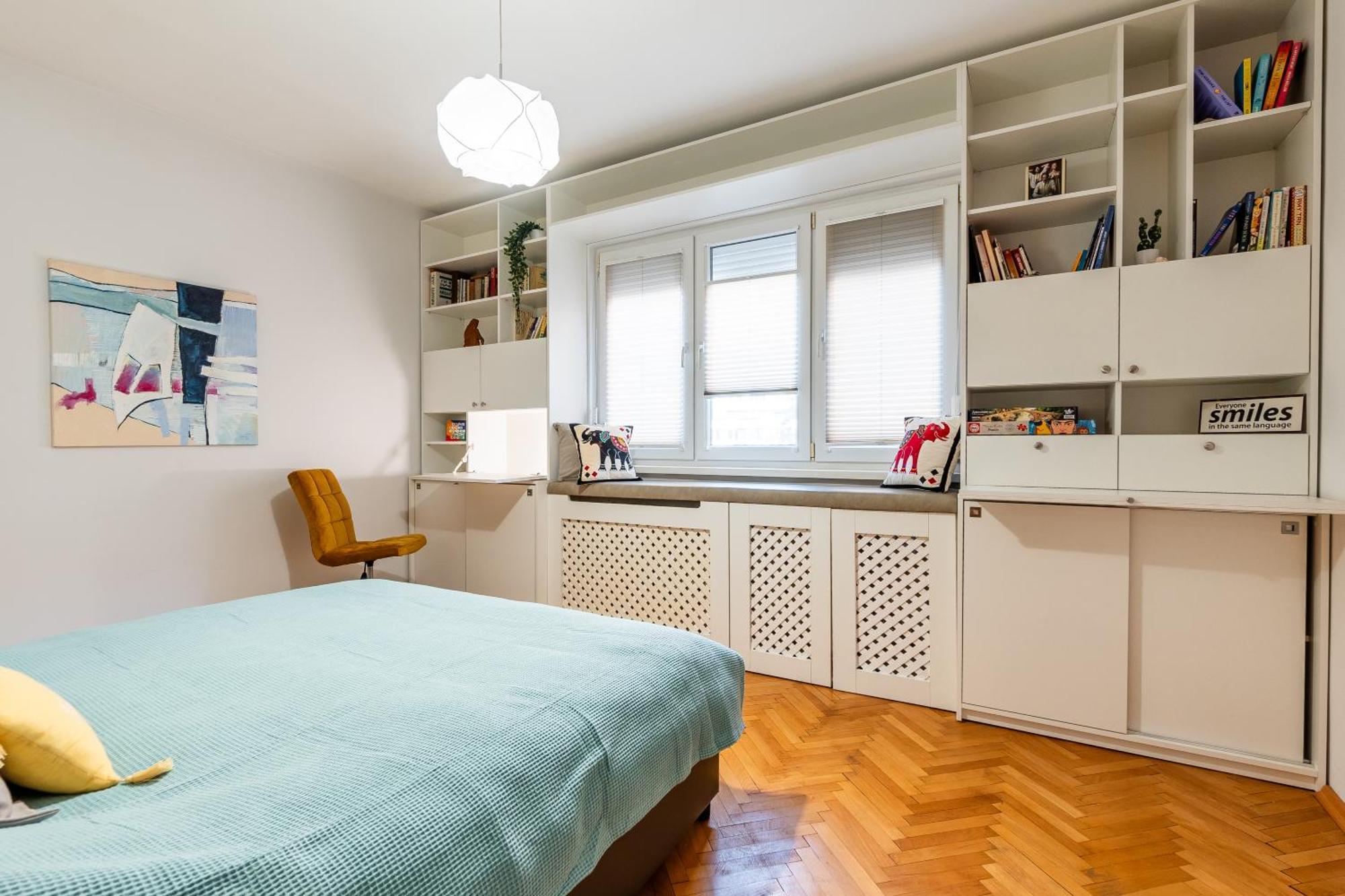 Spacious 3-br Retreat Apartament Sofia